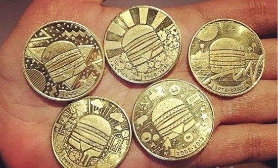 麦当劳“巨无霸麦币”炒到800元 有顾客排队晕倒